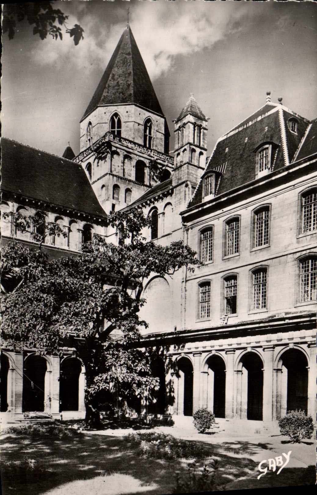 VINTAGE POSTCARD Caen Abbey church saint Etienne tower lantern seen of the cloister of the abbey