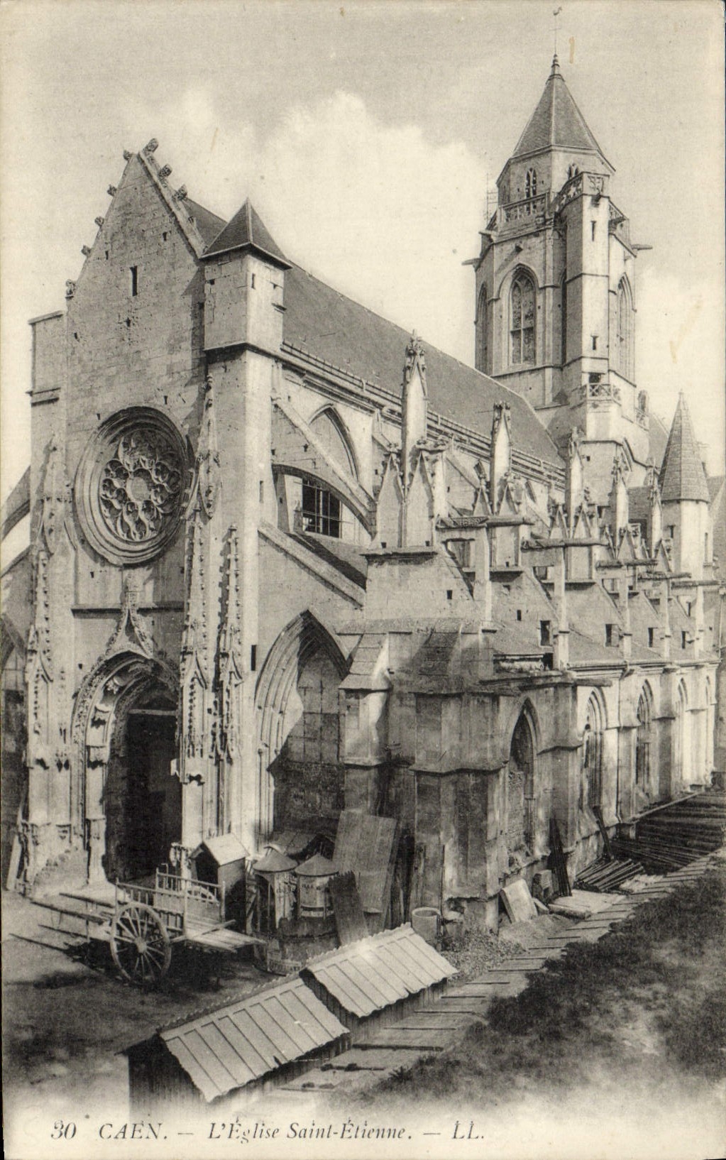 CPA Caen L'Eglise saint etienne