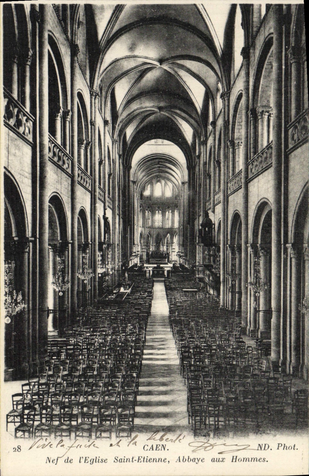 CPA Caen Nef de l'eglise saint etienne abbaye aux hommes
