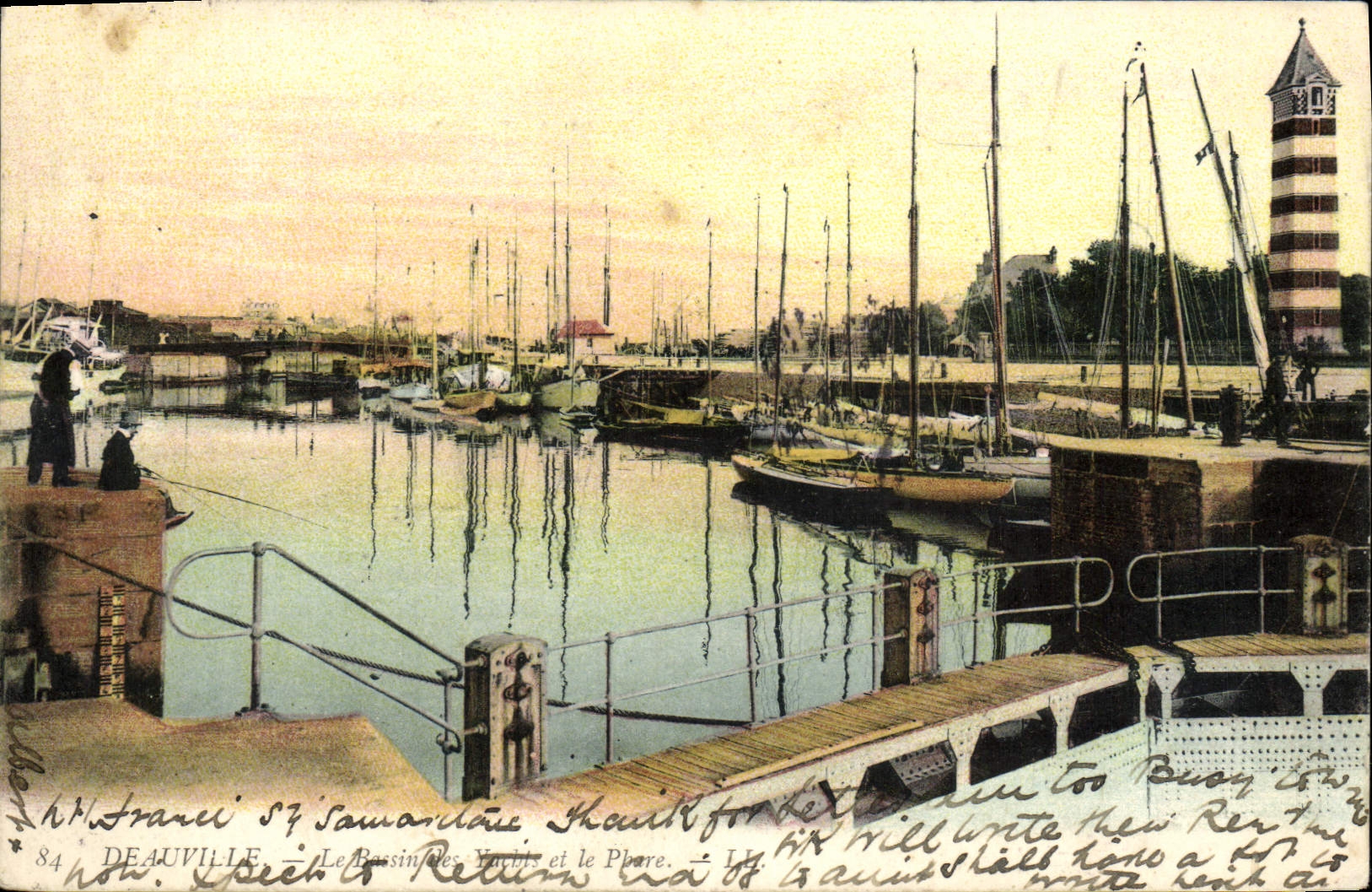 CPA Deauville Le bassin des yachts et le phare