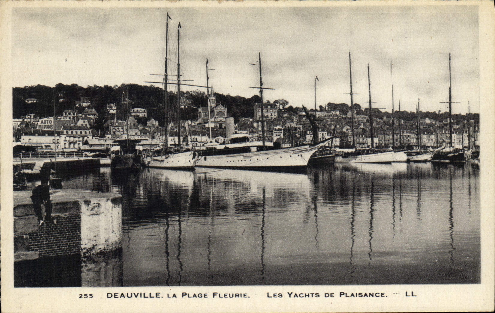 VINTAGE POSTCARD Deauville the flowered beach pleasure yachts