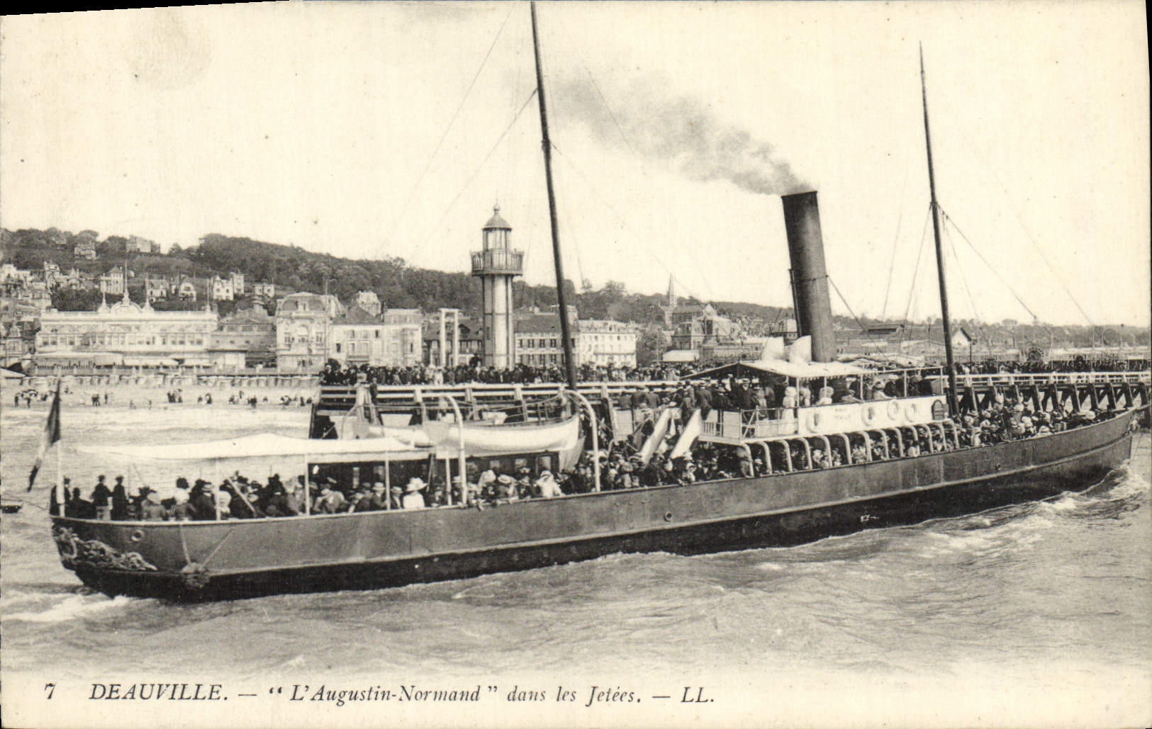 VINTAGE POSTCARD Deauville the Augustin Normand in the piers Boat
