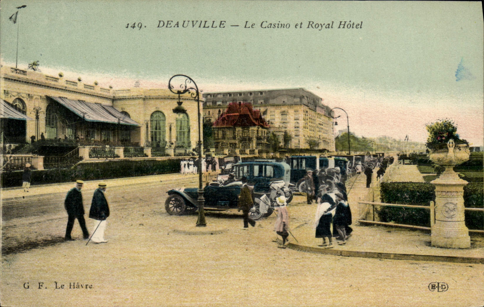 VINTAGE POSTCARD Deauville the casino and royal hotel