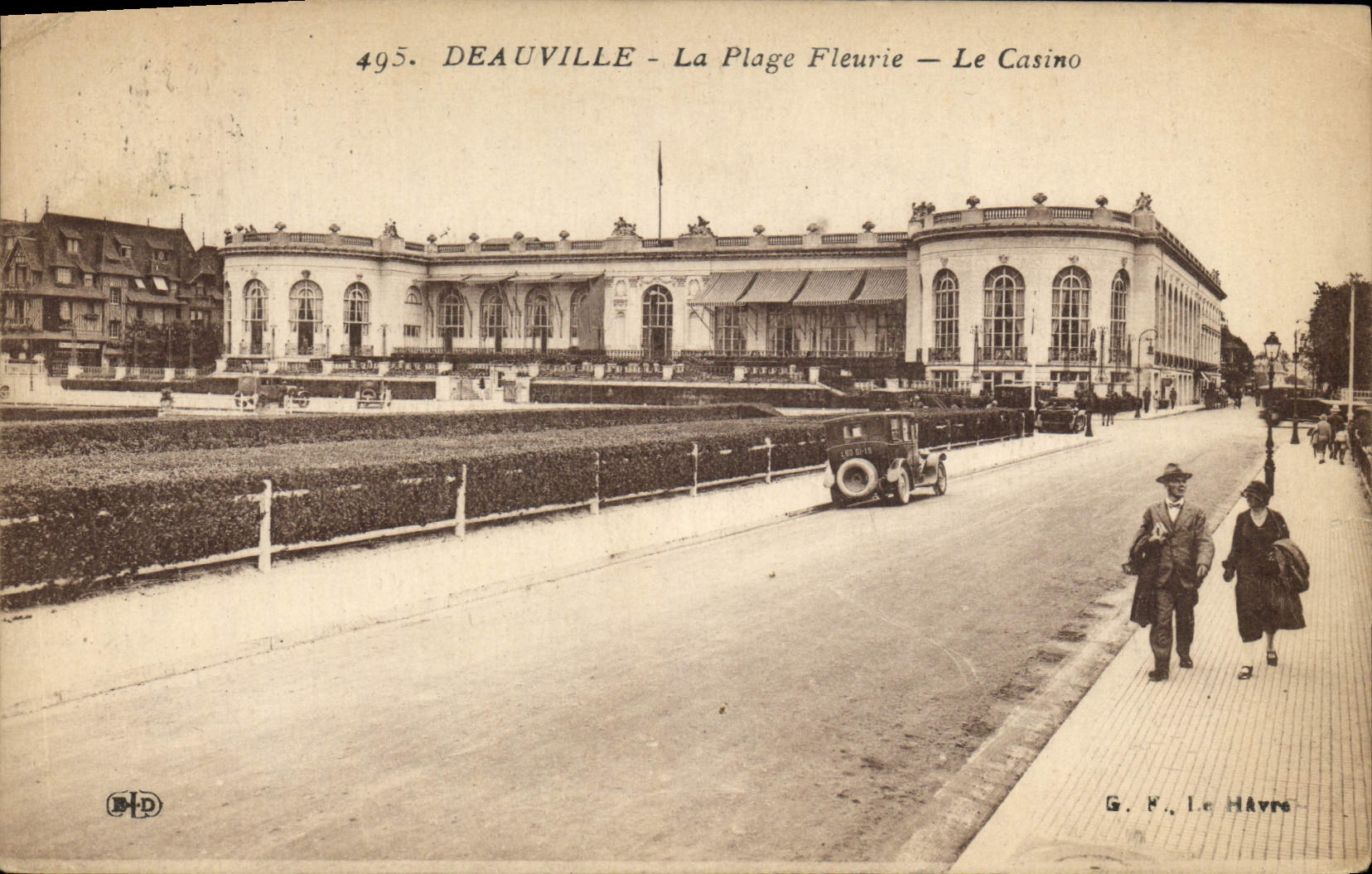 CPA Deauville La plage fleurie le casino