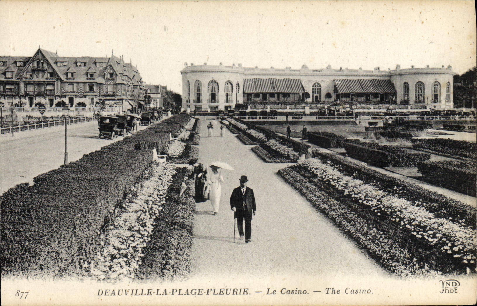 CPA Deauville la plage fleurie le casino