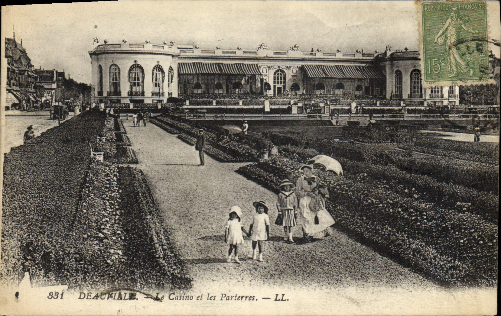 CPA Deauville Le casino et les parterres