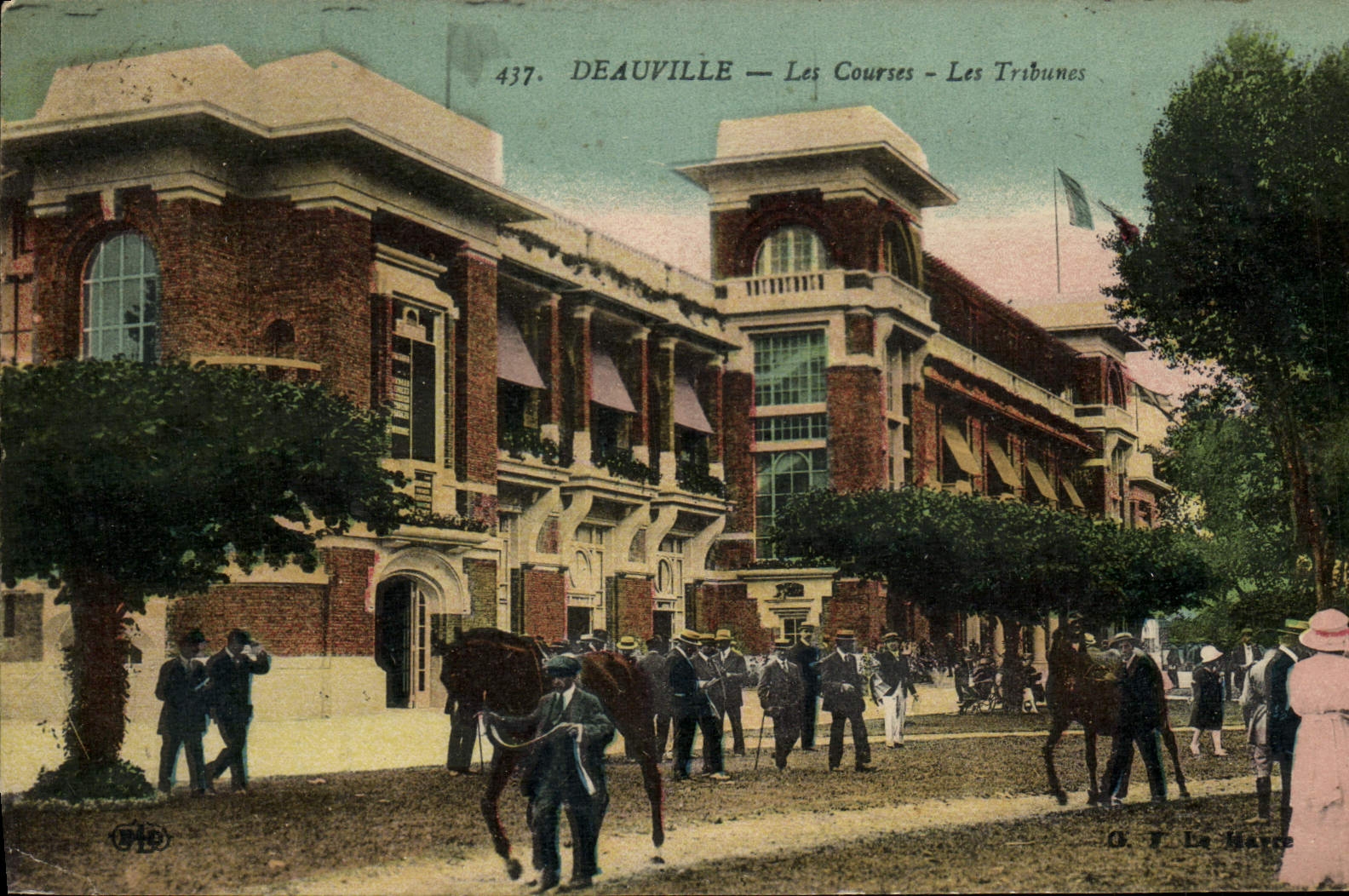 La POSTAL Deauville de la VENDIMIA compite con los caballos de Hippisme de las plataformas