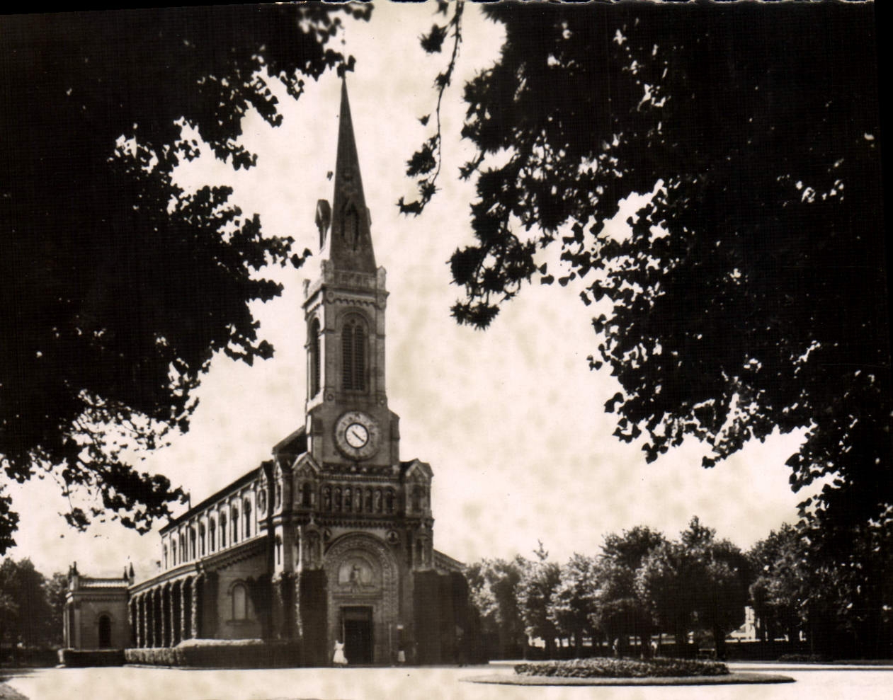 MODERN CARD Deauville the flowered beach the church
