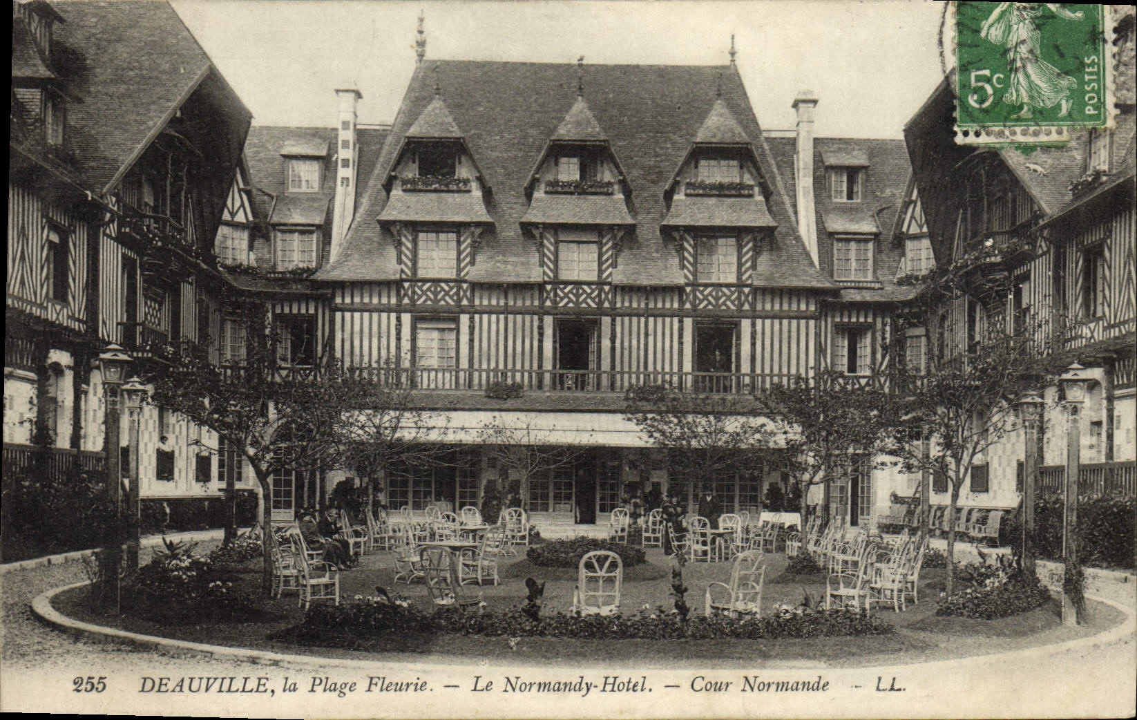 POSTAL Deauville de la VENDIMIA la playa florecida el normando nmormandy de la corte del hotel