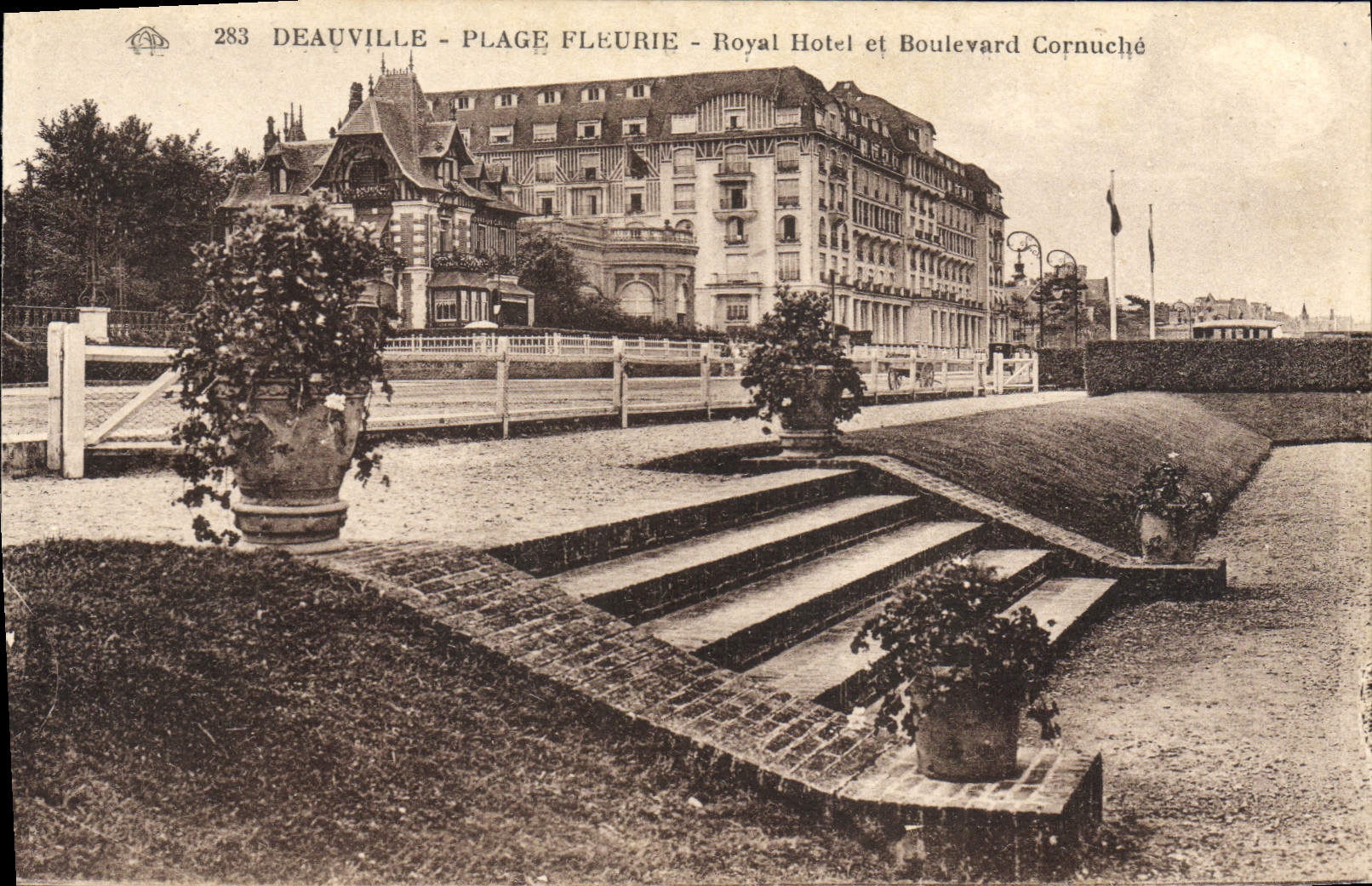 Hotel del fieurie de la playa de Deauville de la POSTAL de la VENDIMIA y bulevar reales de Cornuche