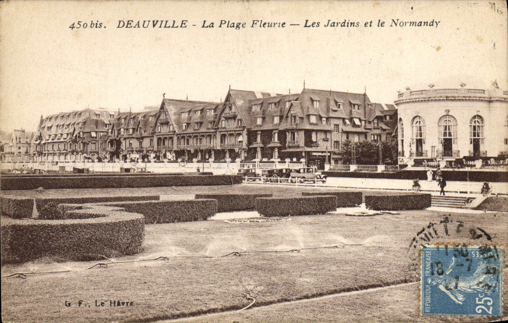CPA Deauville la plage fleurie les jardins et le Normandy
