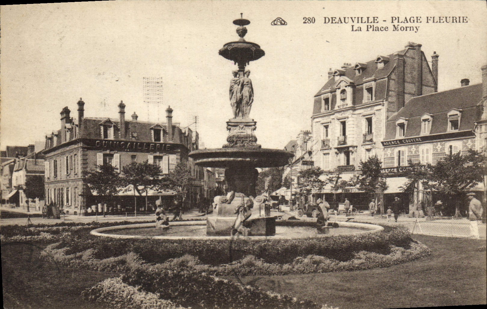 CPA Deauville plage fleurie la place morny Quincaillerie 