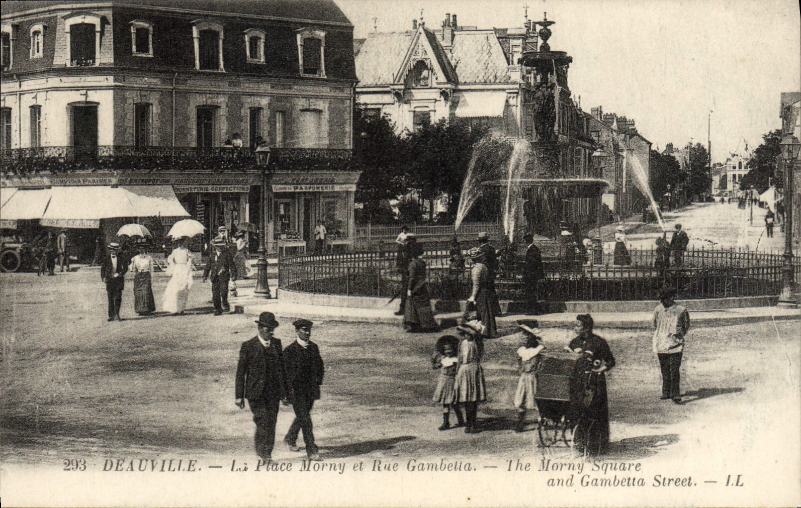 VINTAGE POSTCARD Deauville the place morny and street gambella