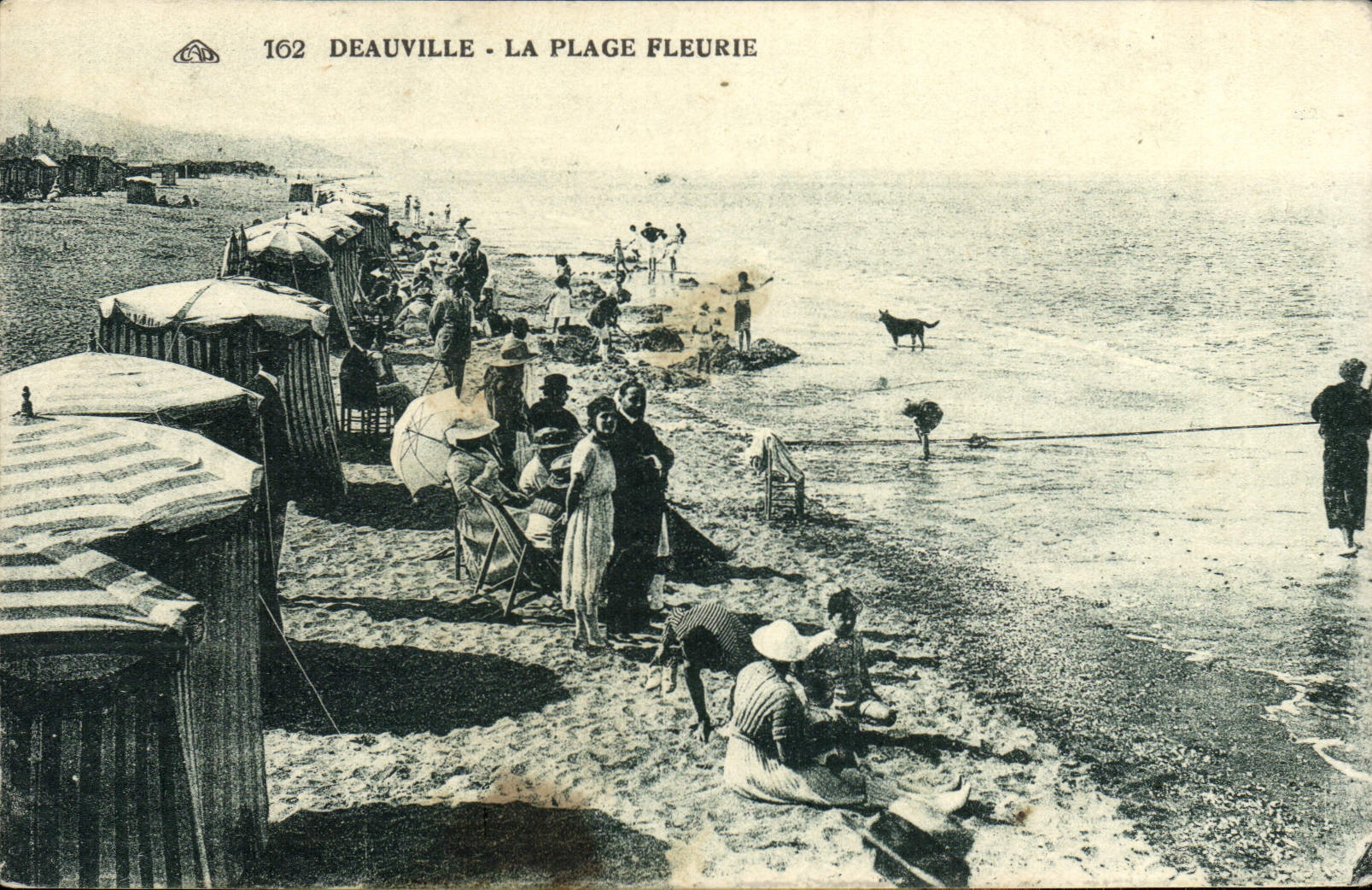 CPA Deauville la plage fleurie