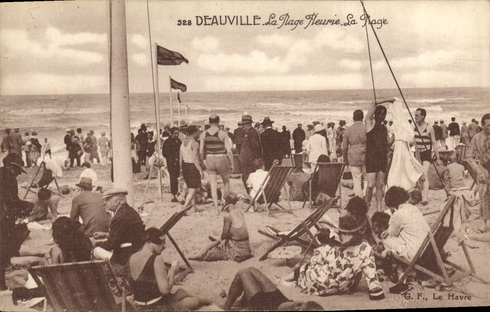 CPA Deauville la plage fleurie la plage