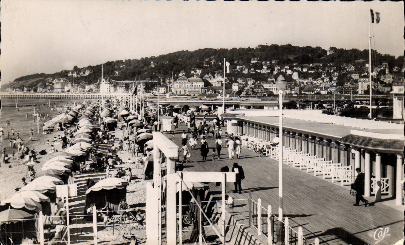 VINTAGE POSTCARD Deauville the flowered beach overall picture on the beach and the city