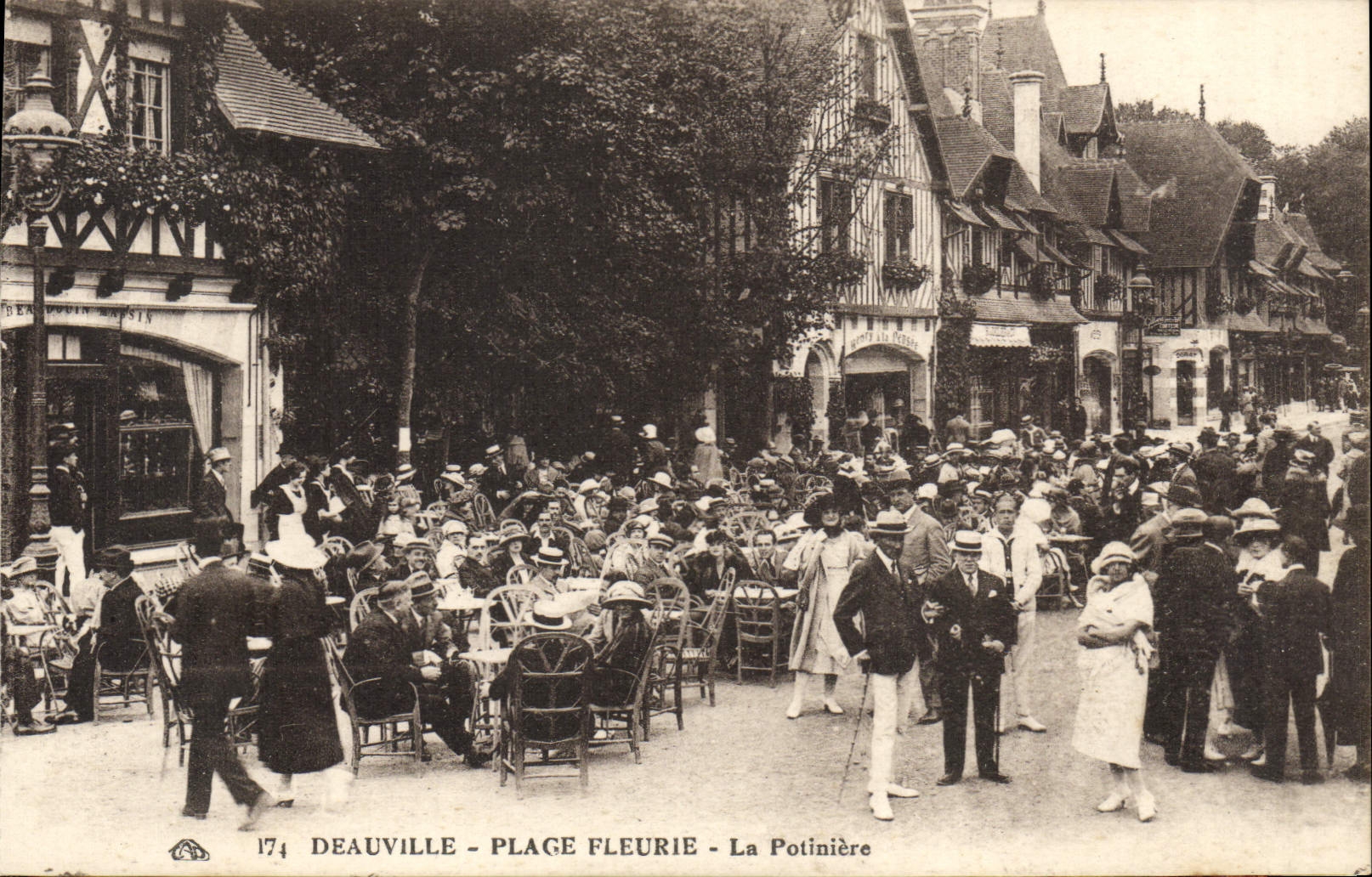CPA Deauville Plage fleurie la Potiniere