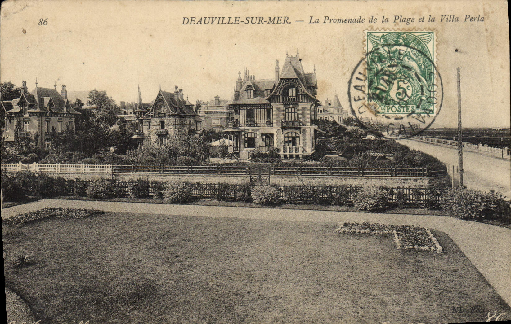VINTAGE POSTCARD Deauville On sea the walk of the beach and the villa beaded