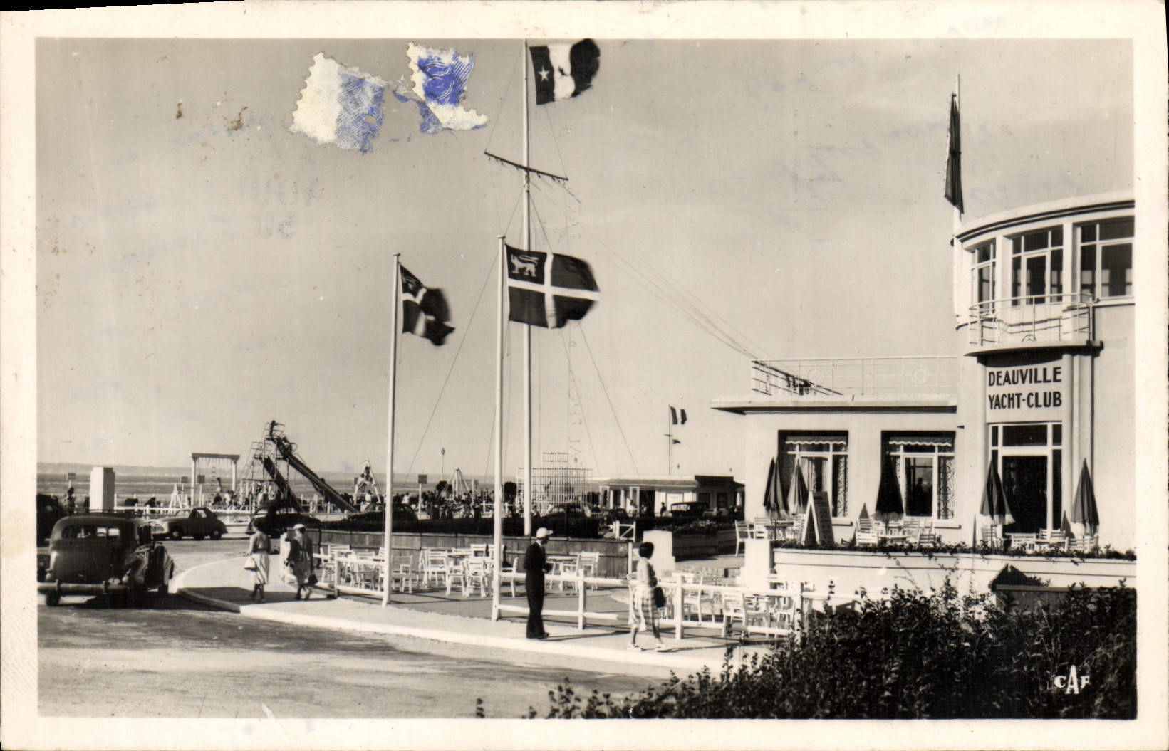 Playa florecida Deauville de la POSTAL de la VENDIMIA una esquina de la playa al club de yate
