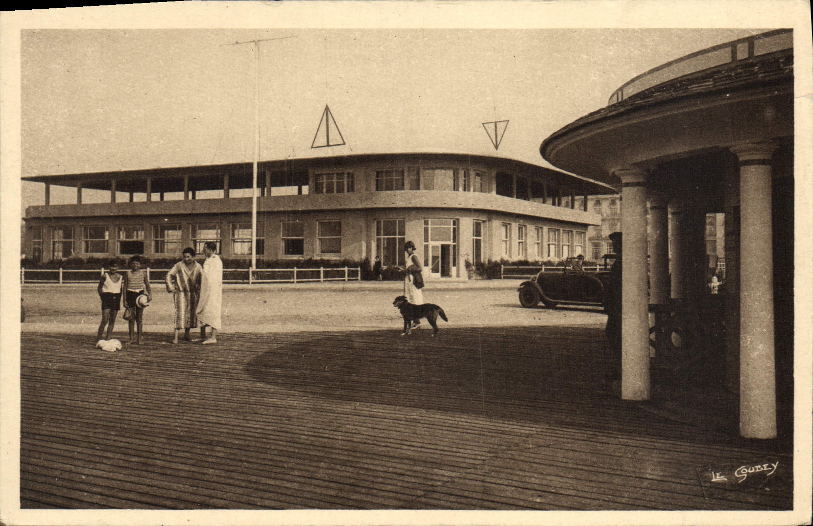 CPA Deauville Plage fleurie le yacht club