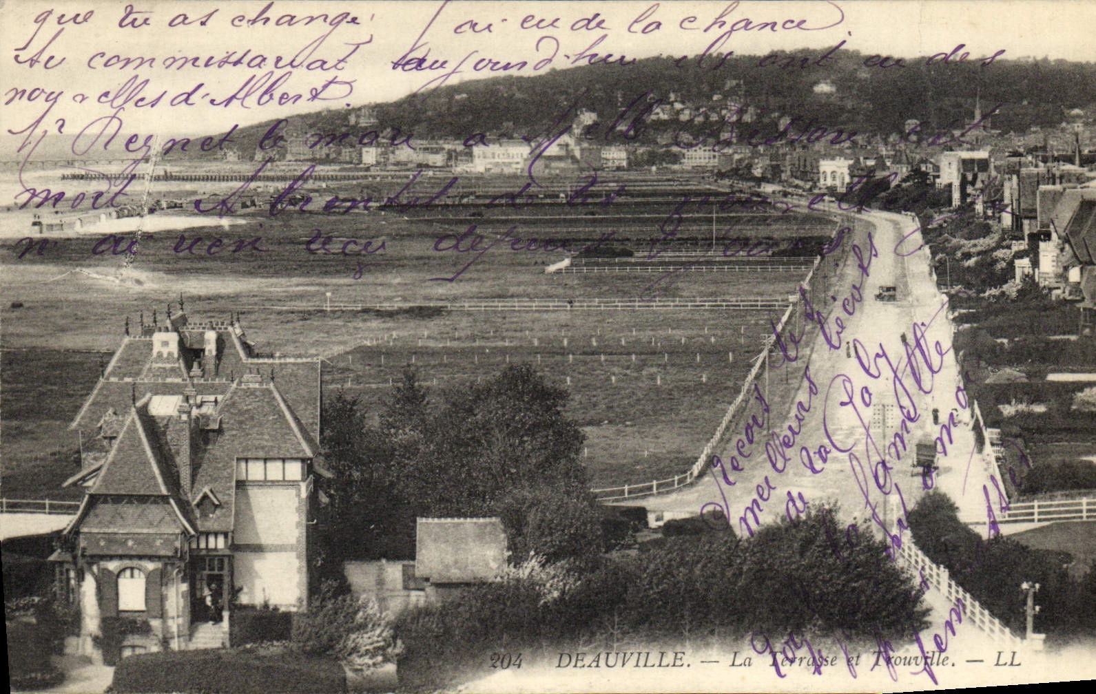 CPA Deauville La terrasse et trouville