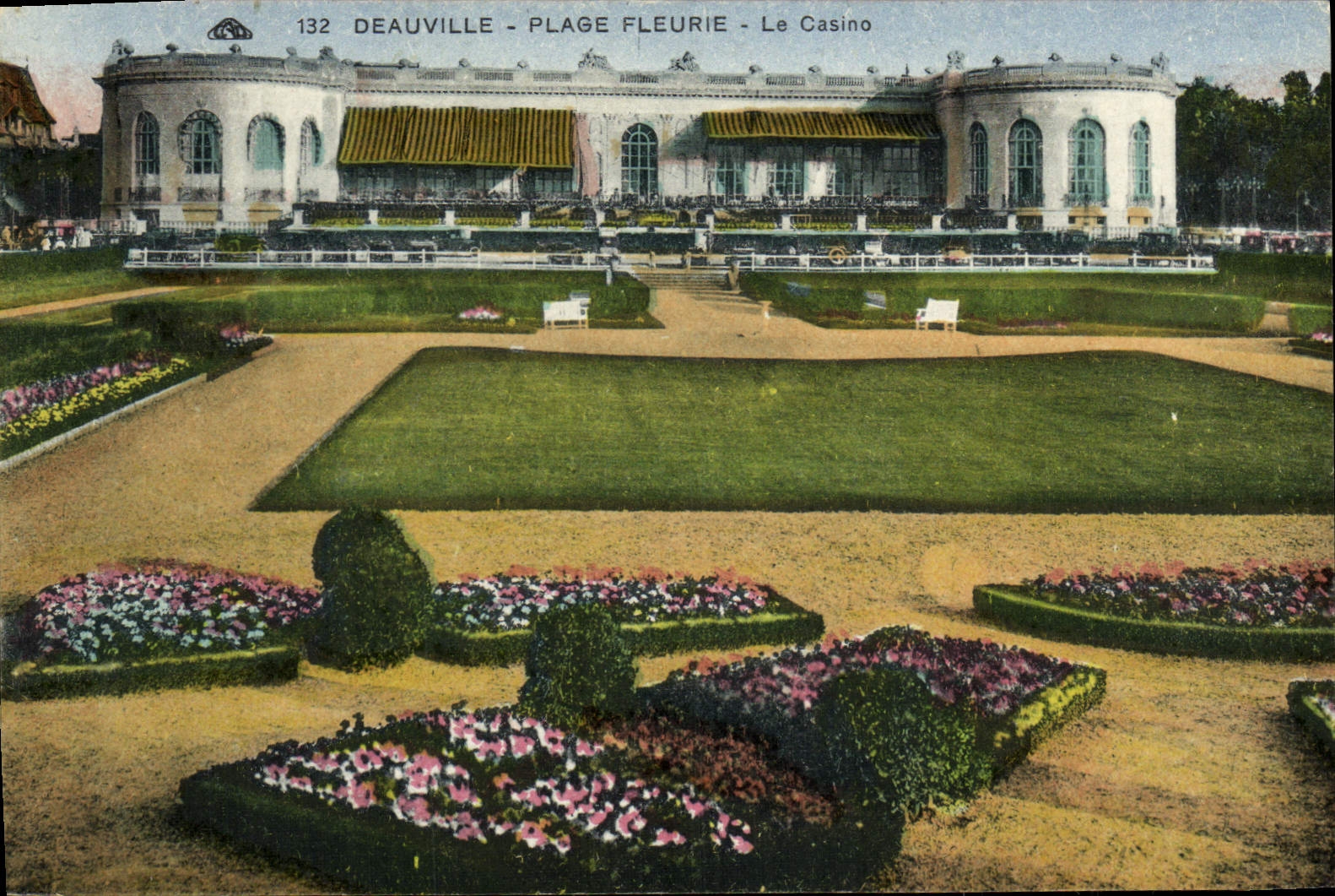 CPA Deauville Plage fleurie le casino
