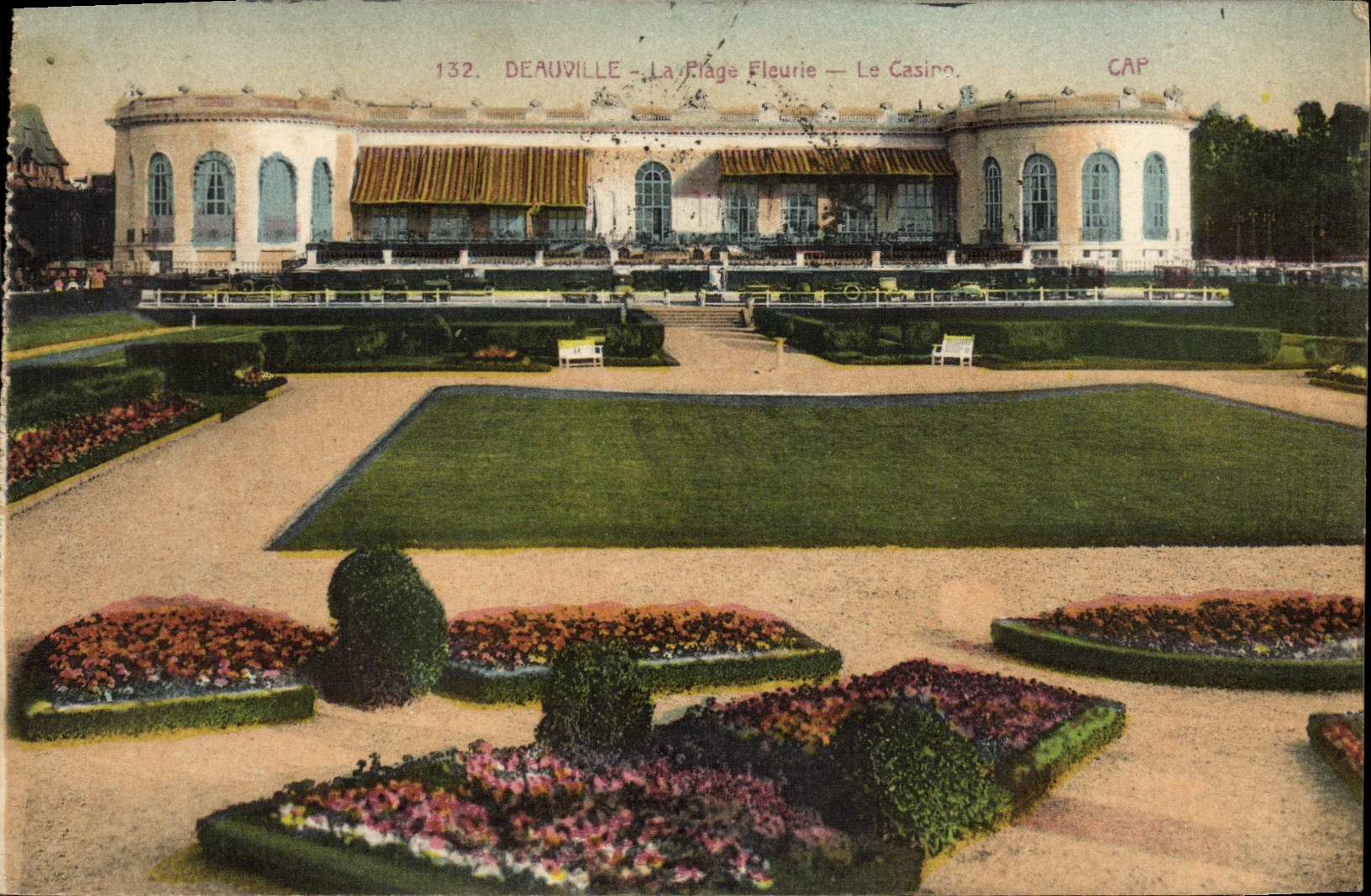 CPA Deauville Plage fleurie le casino