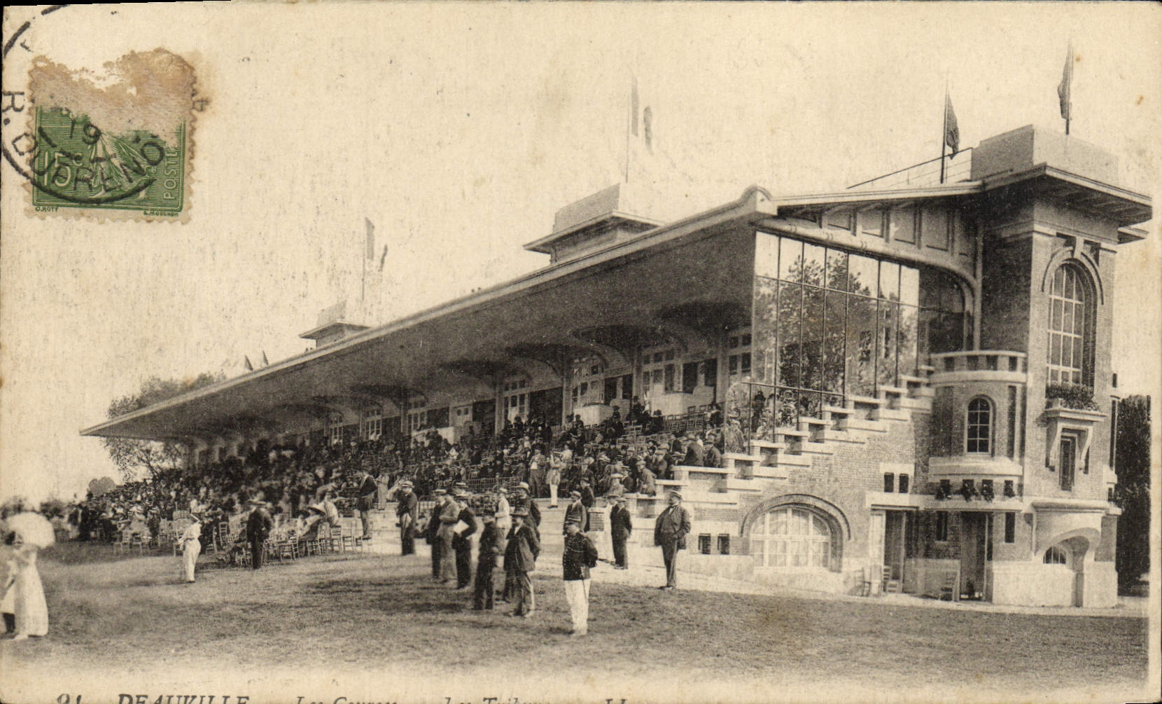 VINTAGE POSTCARD Deauville the races Hippisme horses