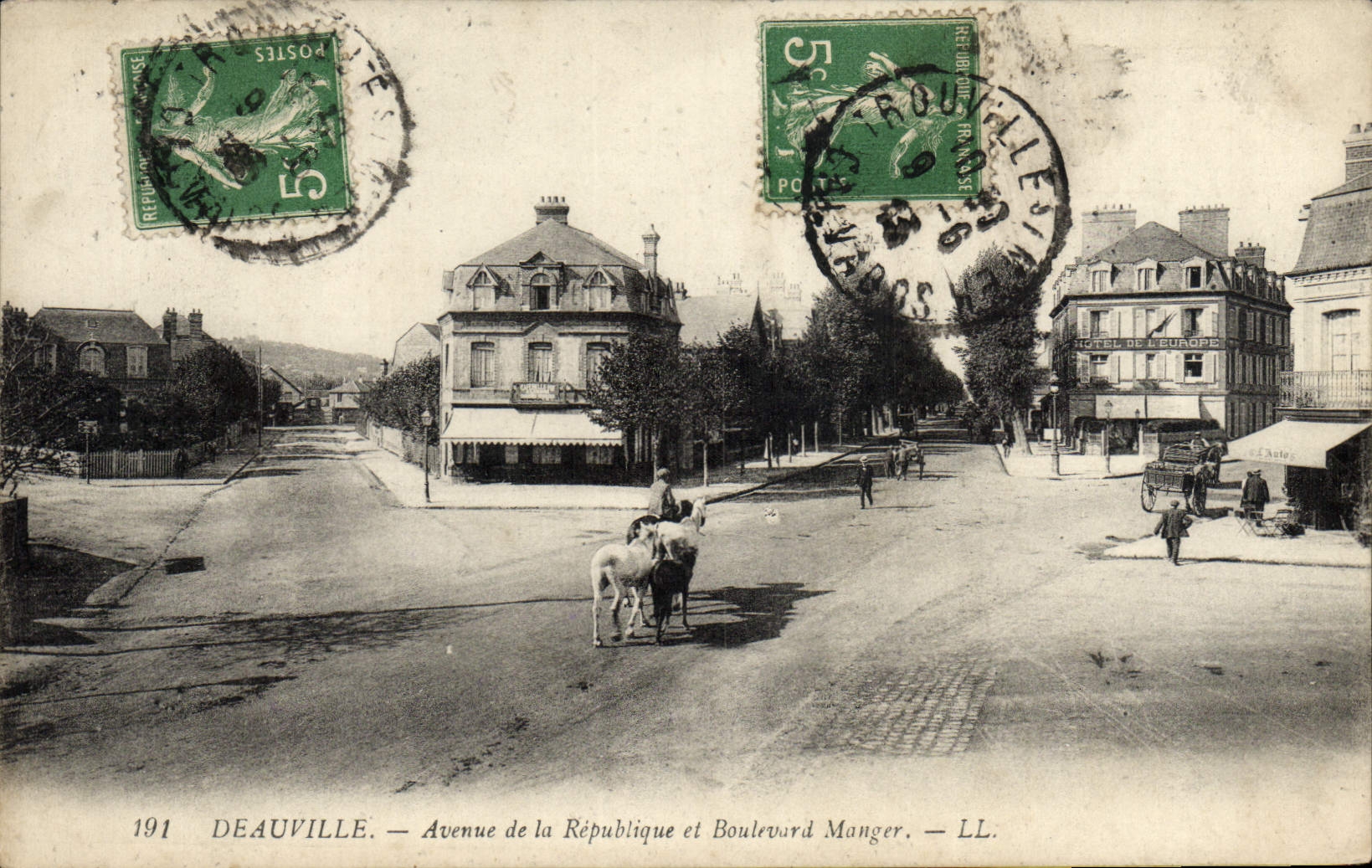 CPA Deauville Avenue de la republique et boulevard Manger