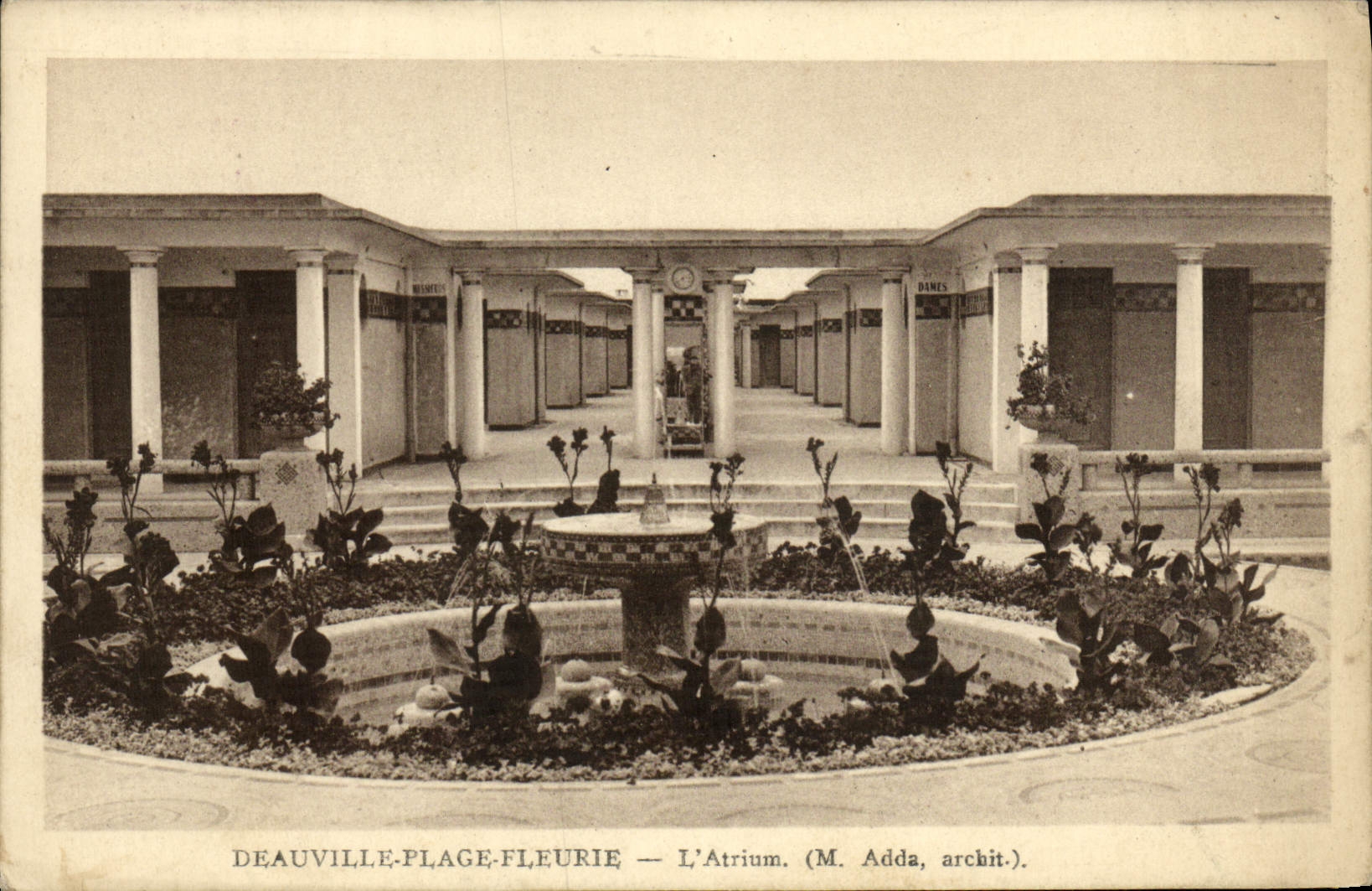CPA Deauville Plage fleurie L'atrium