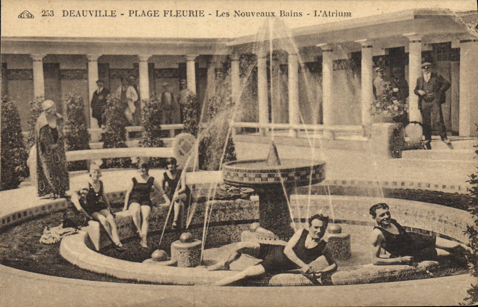 CPA Deauville Plage fleurie les nouveaux bains L'atrium