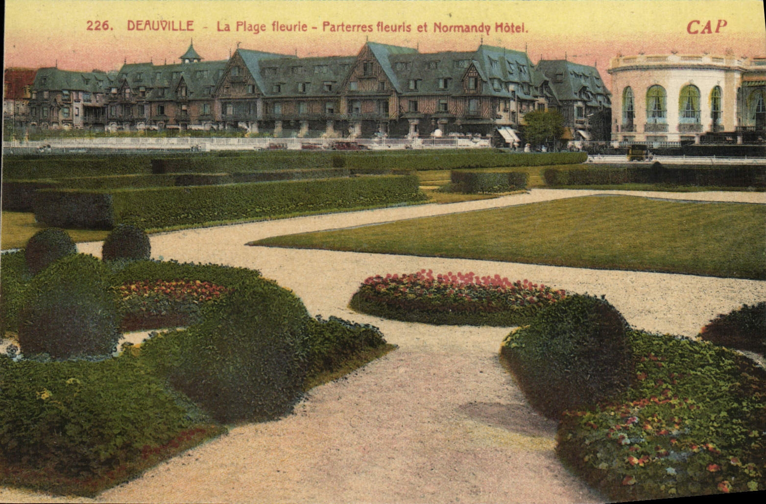 CPA Deauville La Plage fleurie lparterres fleuris et normandy hotel