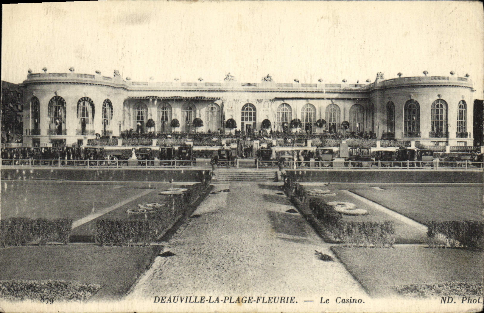 CPA Deauville Plage fleurie Le casino