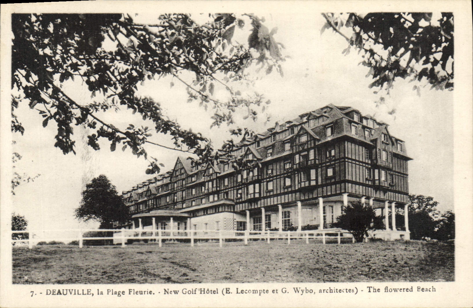 CPA Deauville La plage fleurie New golf hotel