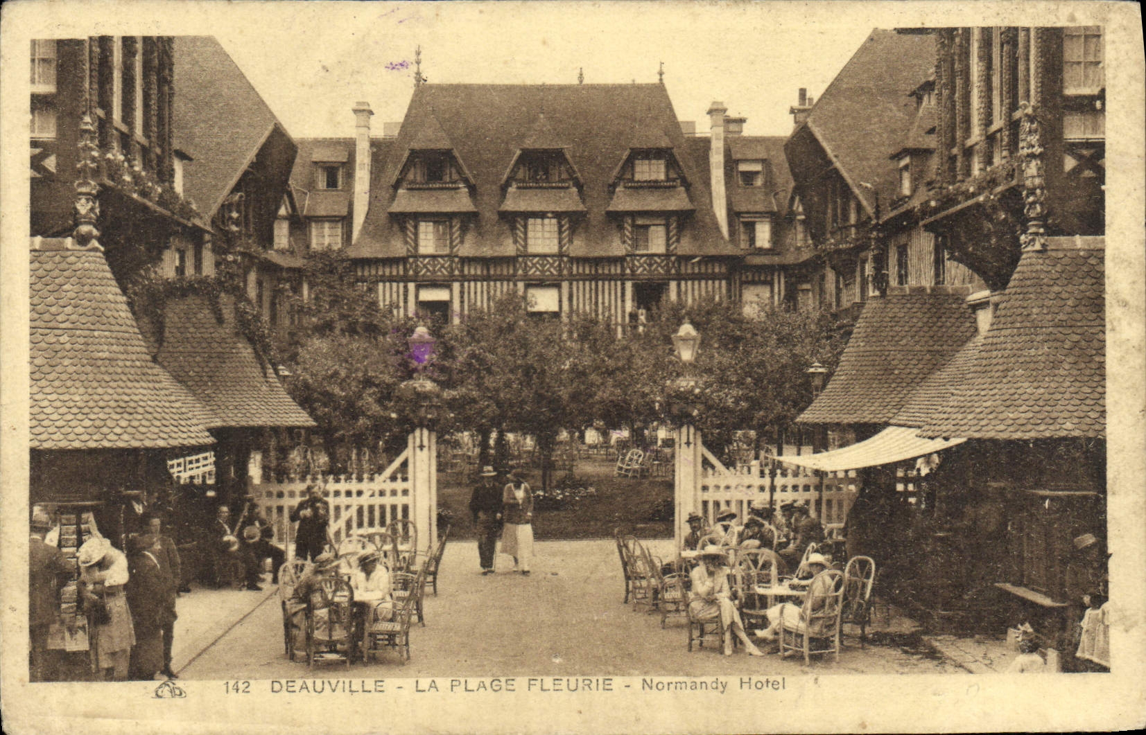 CPA Deauville La Plage fleurie normandy hotel