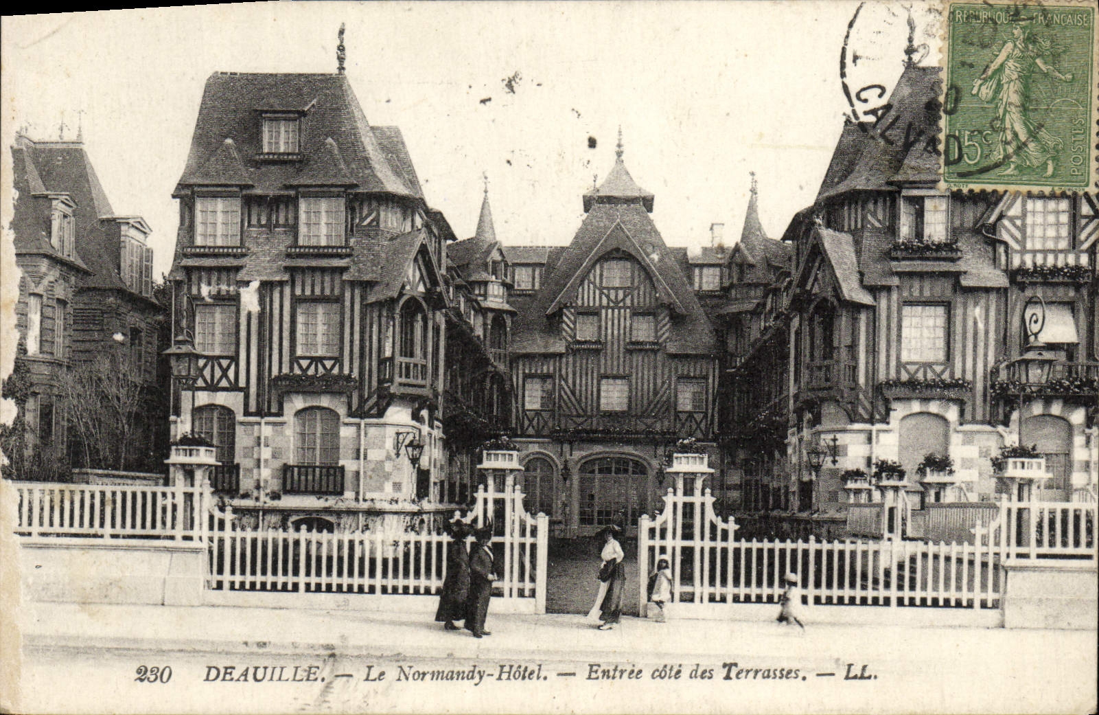VINTAGE POSTCARD Deauville the Entered Flowered Beach of Normandy Hotel dimensions terraces