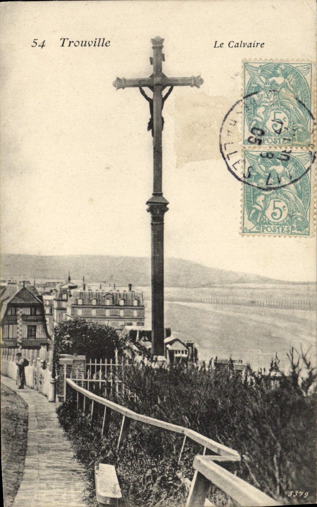 CPA Deauville Le Calvaire