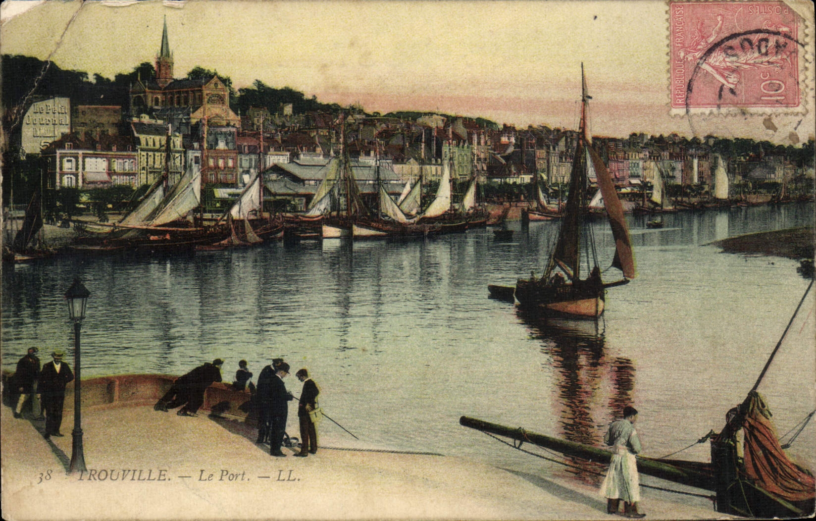 POSTAL Trouville de la VENDIMIA el barco portuario