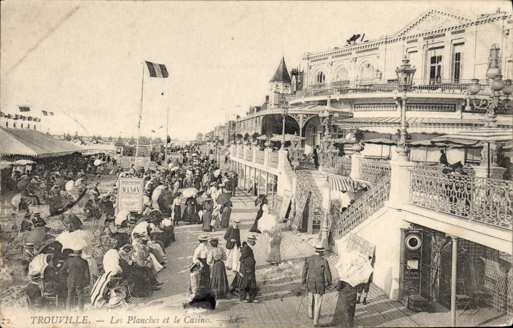 CPA Trouville Les Planches et le Casinio