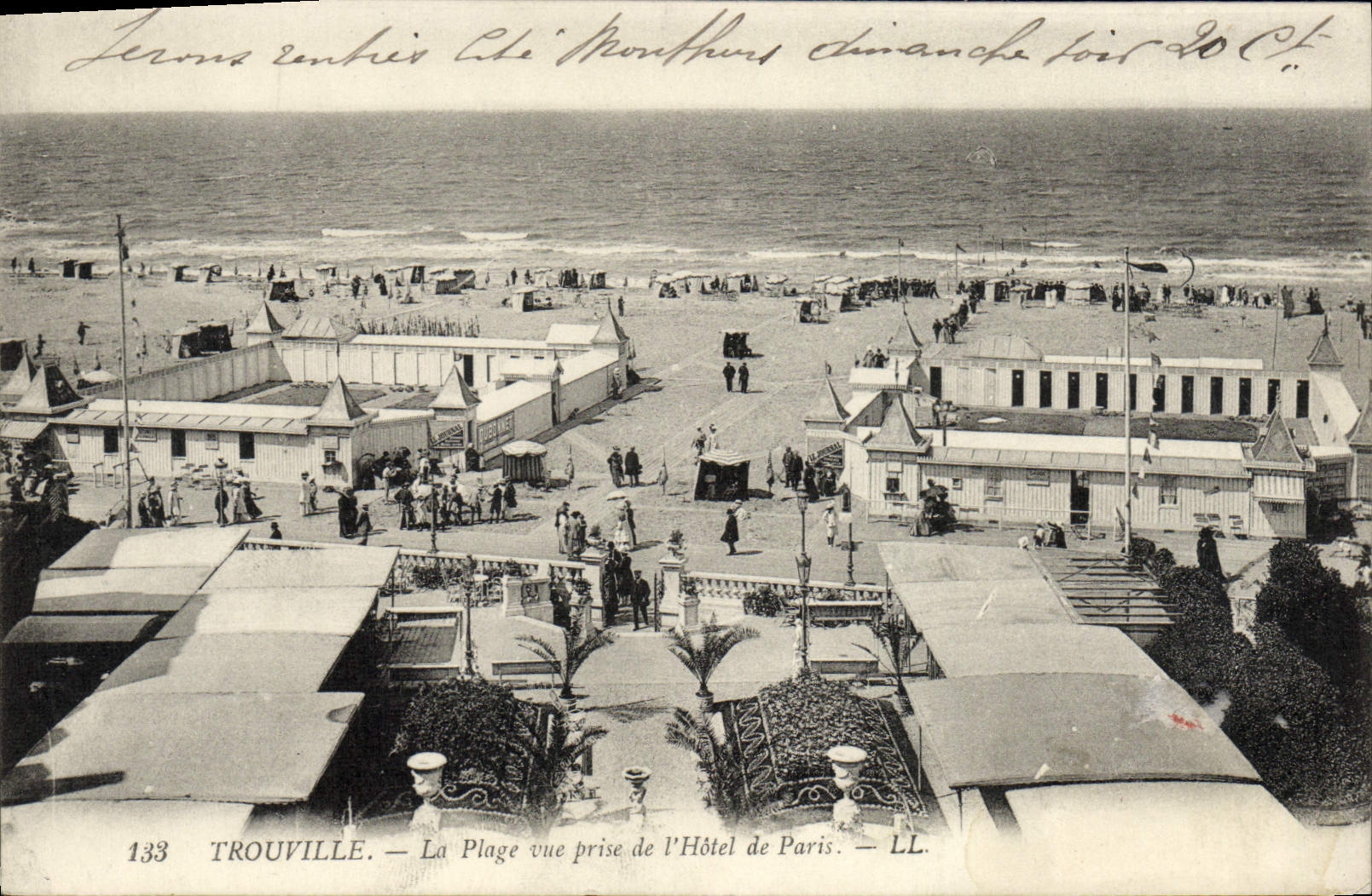 CPA Trouville La Plage vue prise de l'Hotel de Paris 
