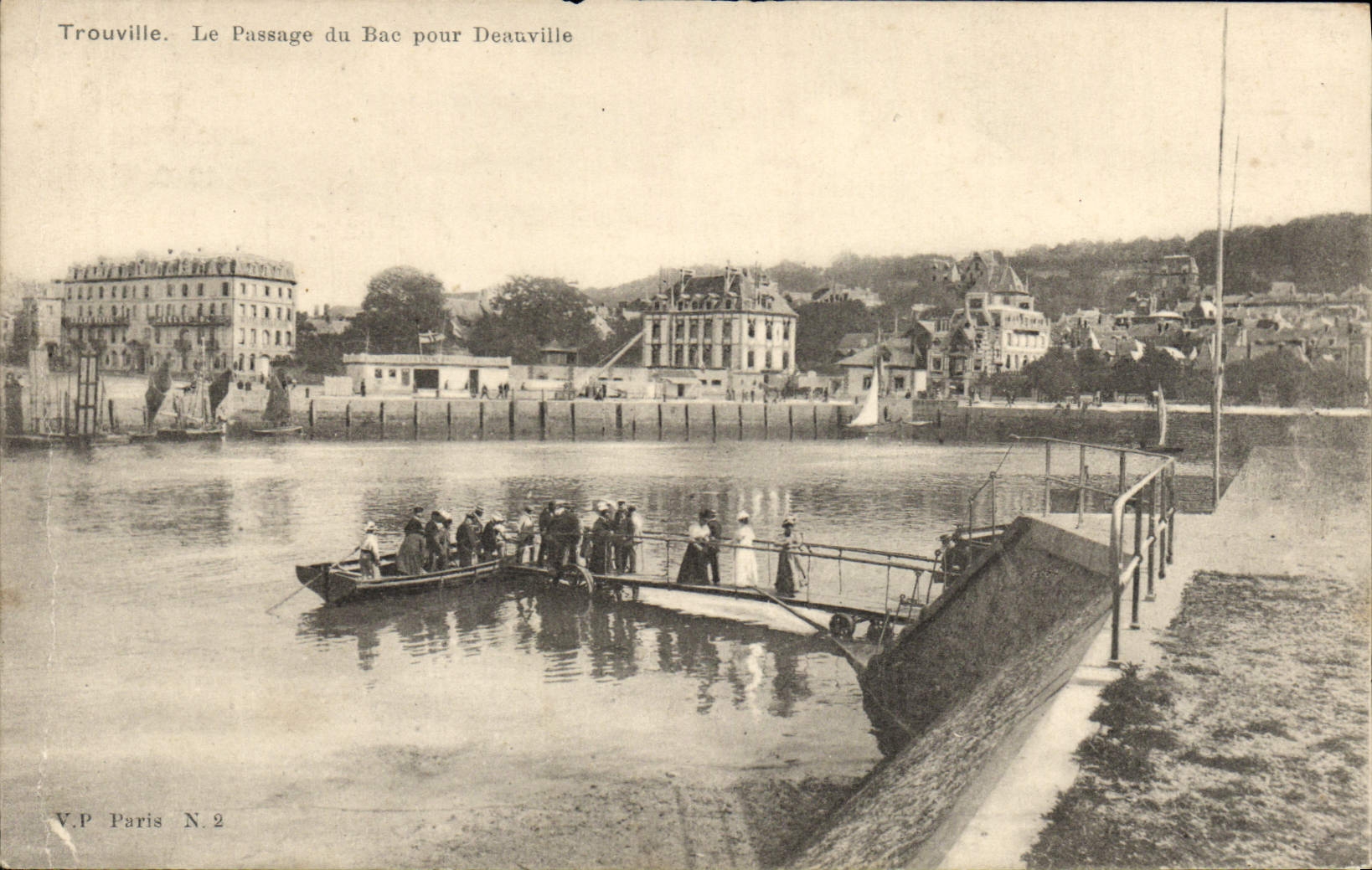 Paso de Trouville de la POSTAL de la VENDIMIA de la cuba Deauville