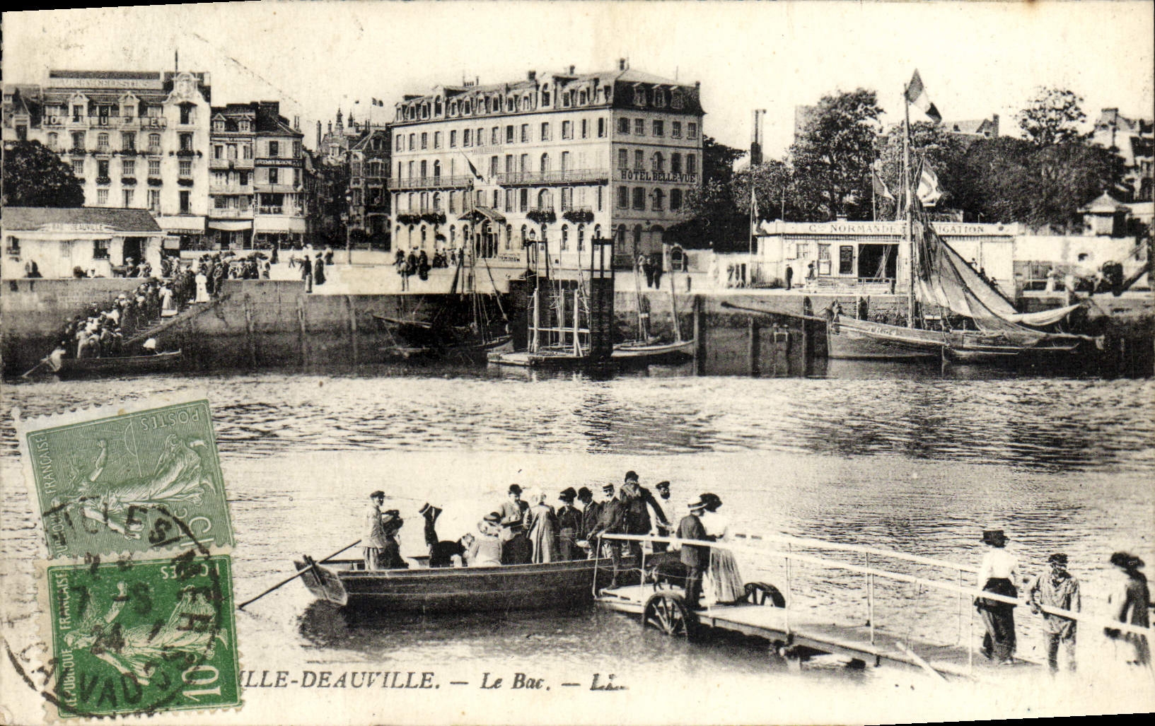 Cuba de Trouville de la POSTAL de la VENDIMIA de Deauville