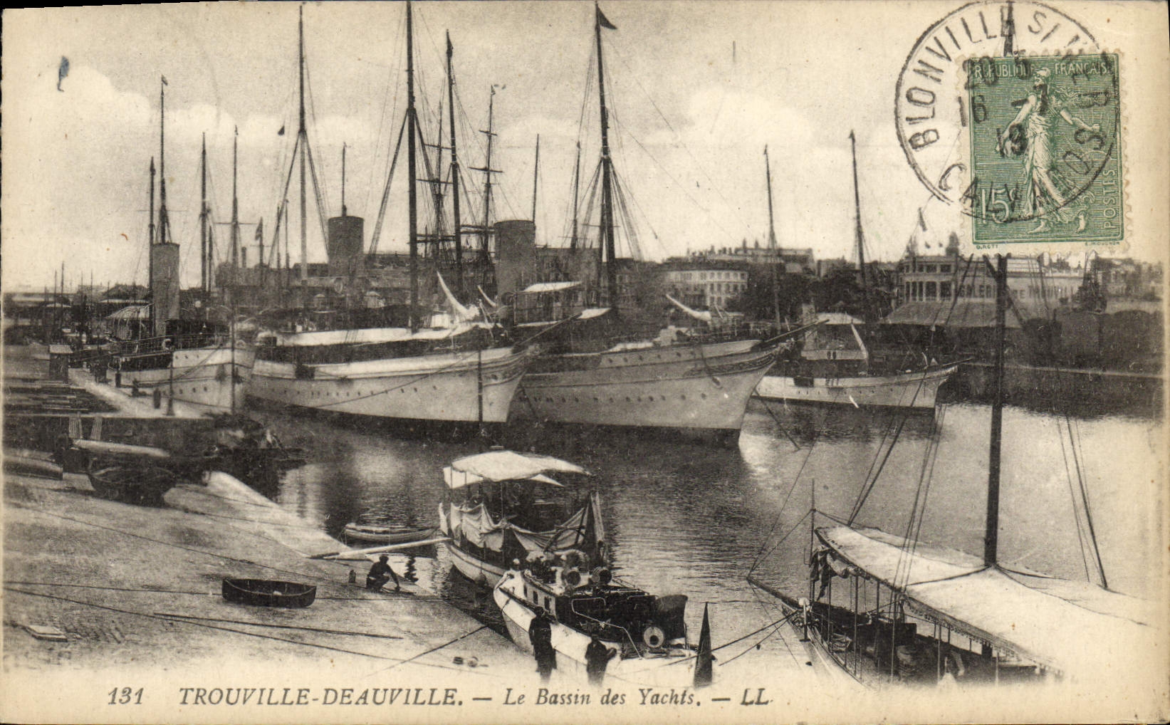 CPA Trouville Deauville Le Bassin des Yachts Bateaux