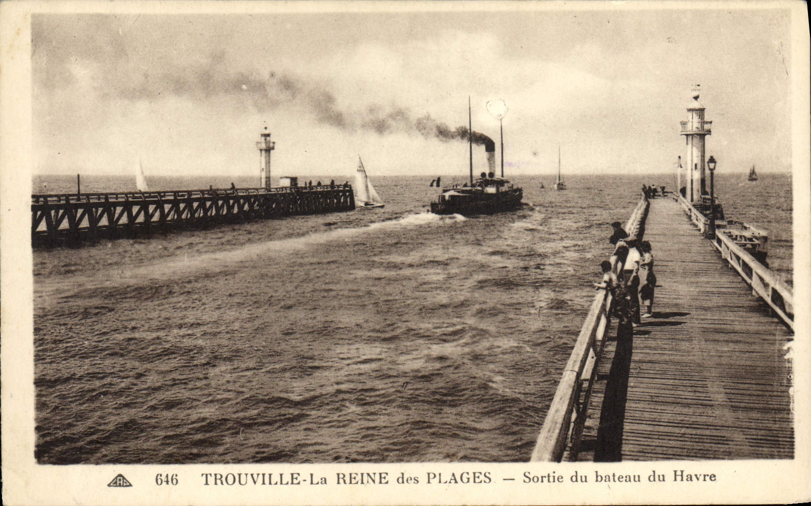 La reina de Trouville de la POSTAL de la VENDIMIA de las playas dejó el barco de Le Havre