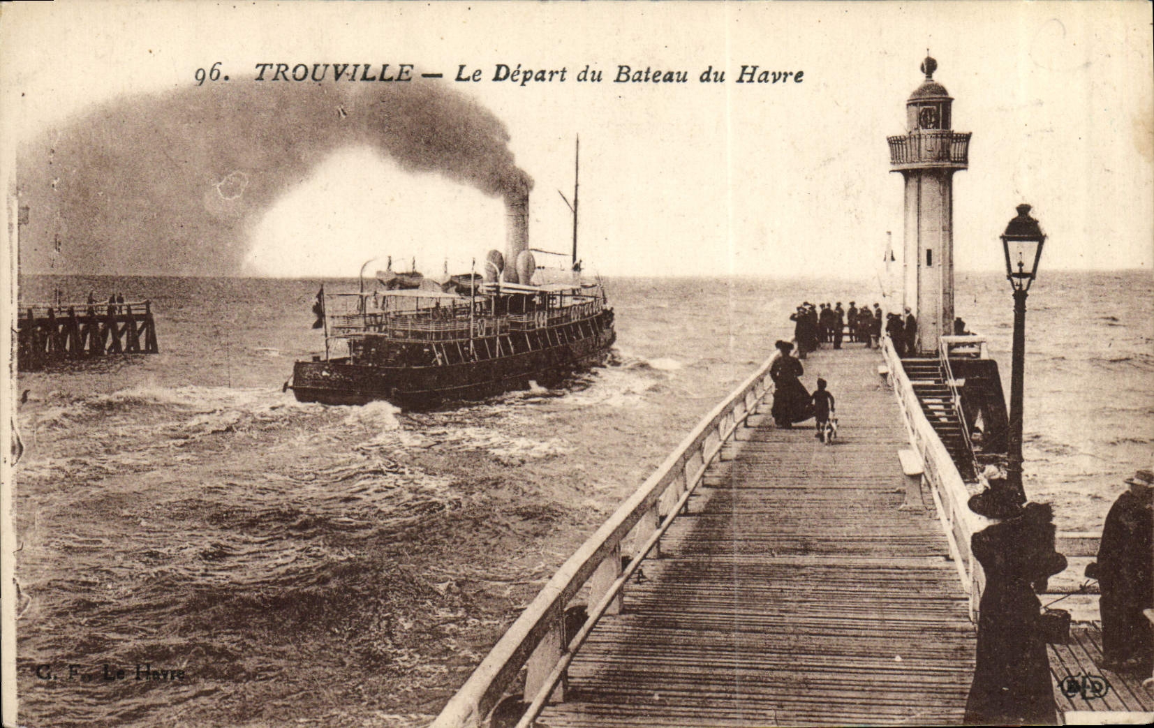 CPA Trouville Le Depart du Bateau du Havre