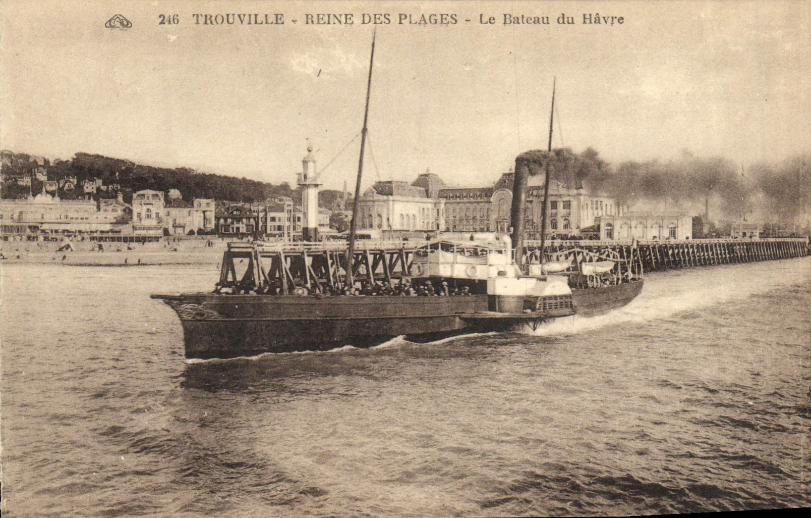 CPA Trouville Reine Des Plages Le Bateau du Havre