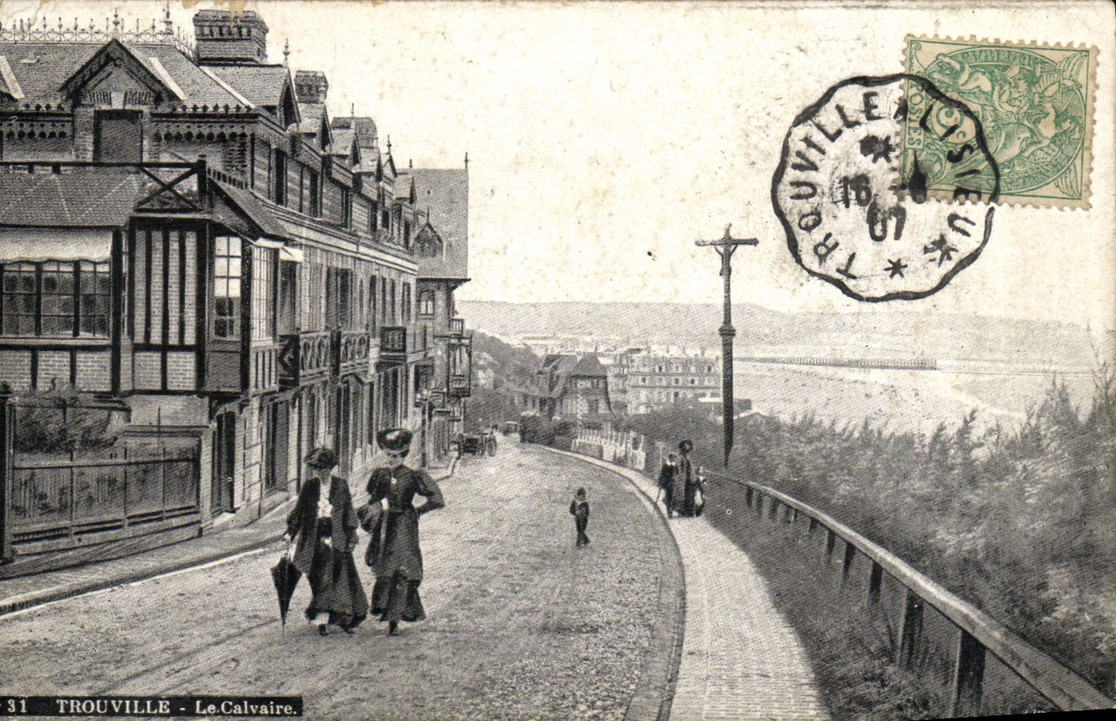 CPA Trouville Le calvaire 