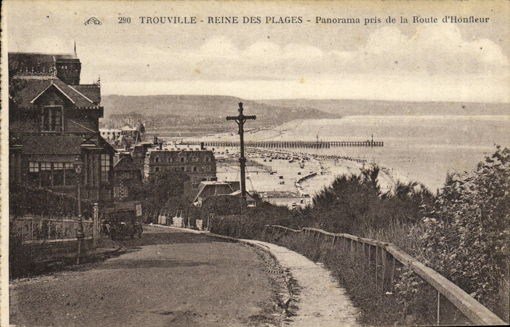 Reina de Trouville de la POSTAL de la VENDIMIA del panorama de las playas tomado del camino de Honfleur