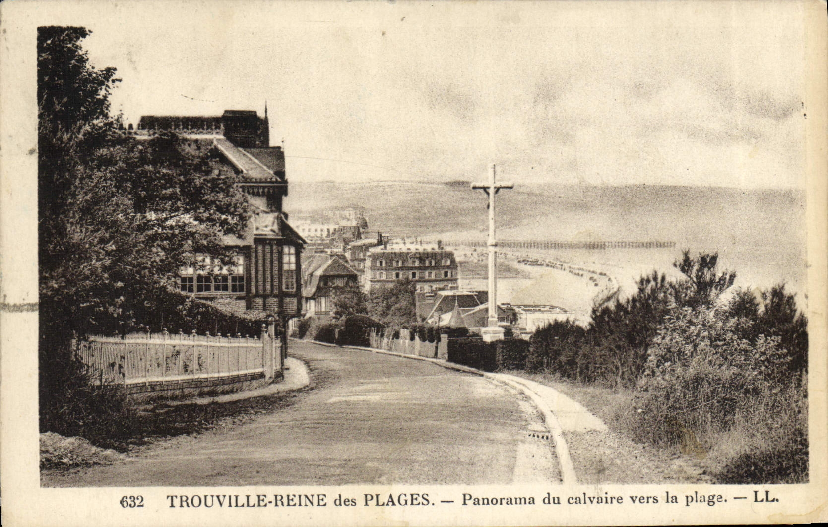 Reina de Trouville de la POSTAL de la VENDIMIA del panorama de las playas del martirio