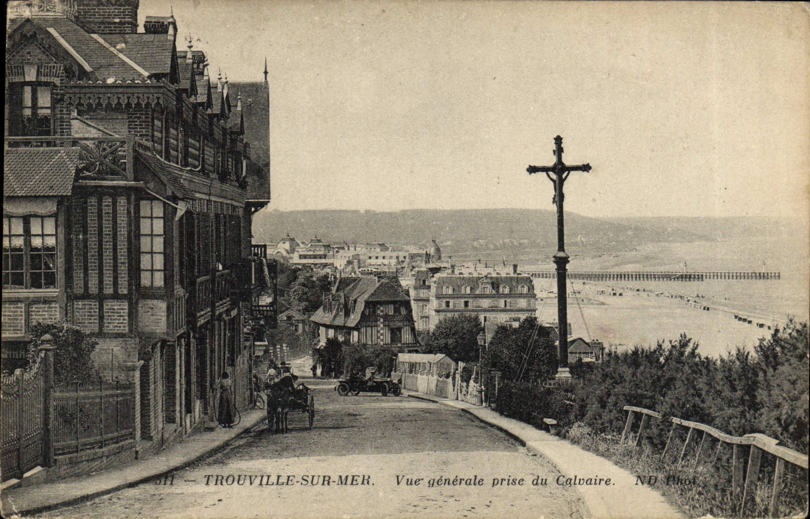 CPA Trouville Reine des Plages Vue generale prise du Calvaire